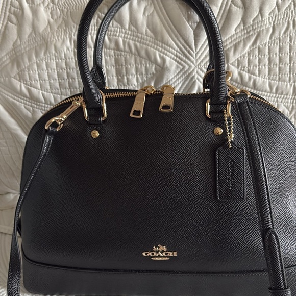 Coach Sierra Satchel Black with Gold Hardware alike New Condition - Picture 15 of 16